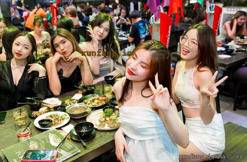 胡志明市 YOYO Beer Garden - Central Hồ Con Rùa 店铺实拍图 1