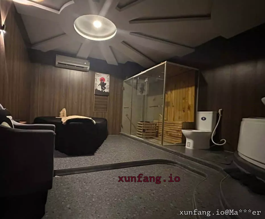 胡志明市 MASSAGE VENUS (维纳斯暗黑水疗) 店铺实拍图 2