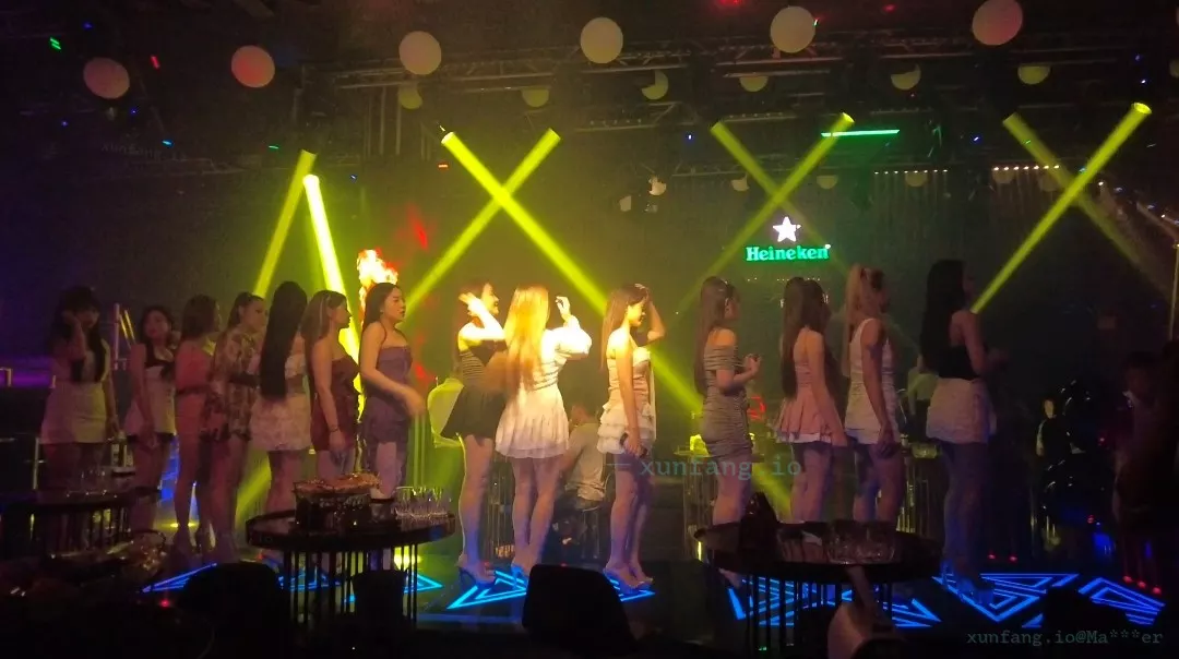 岘港 TOP TV Club (Top TV 俱乐部 / 岘港本地夜店) 店铺实拍图 1